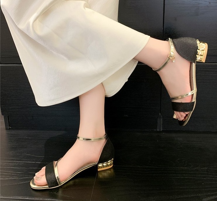 Summer thick fashion lady flat sandals for women