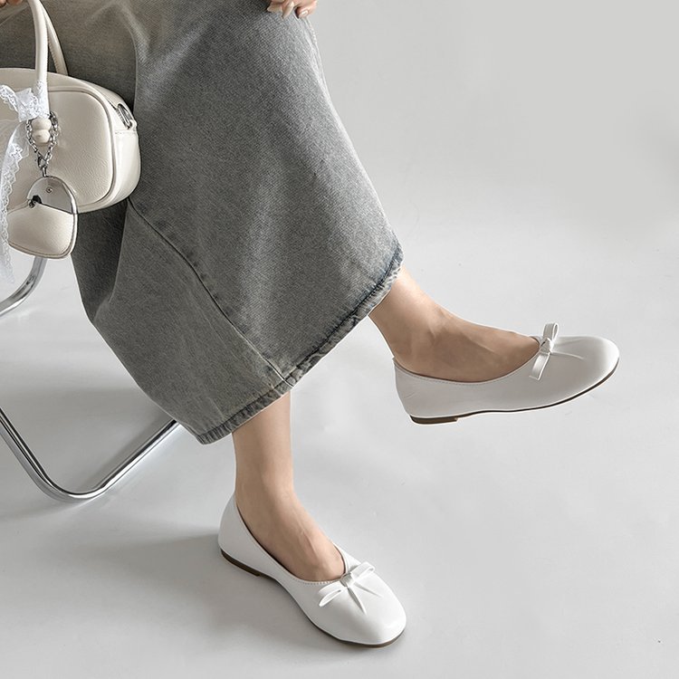 Low flat France style silver retro shoes for women