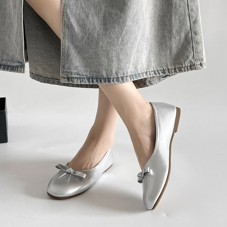 Low flat France style silver retro shoes for women