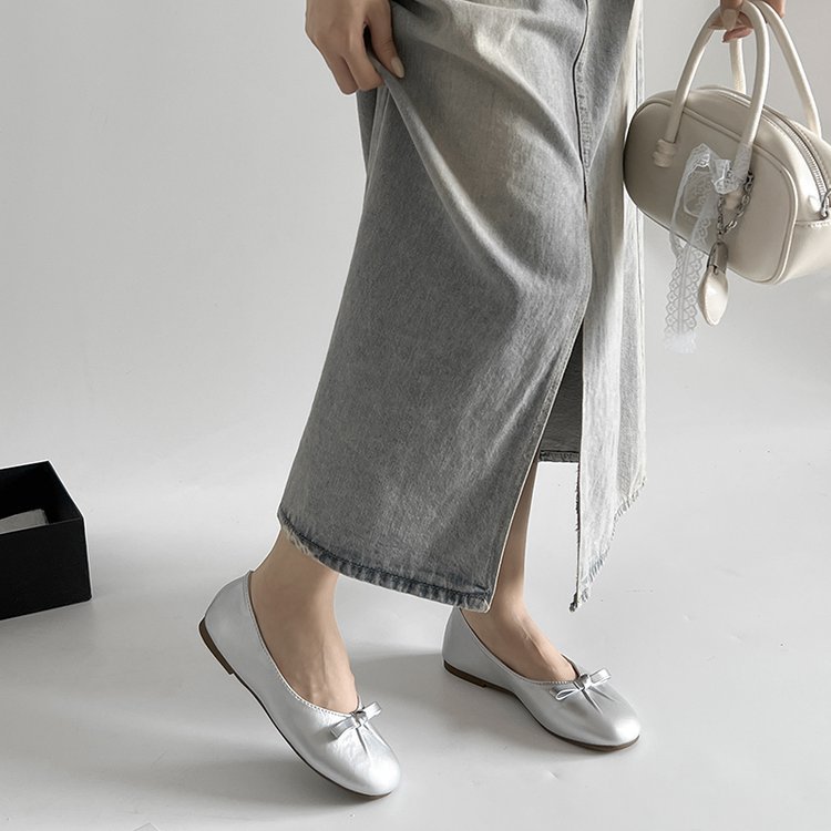 Low flat France style silver retro shoes for women