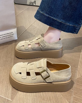 Wears outside trifle hole shoes retro rome sandals