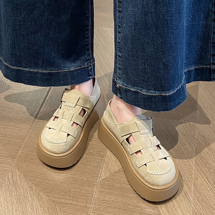 Wears outside trifle hole shoes retro rome sandals