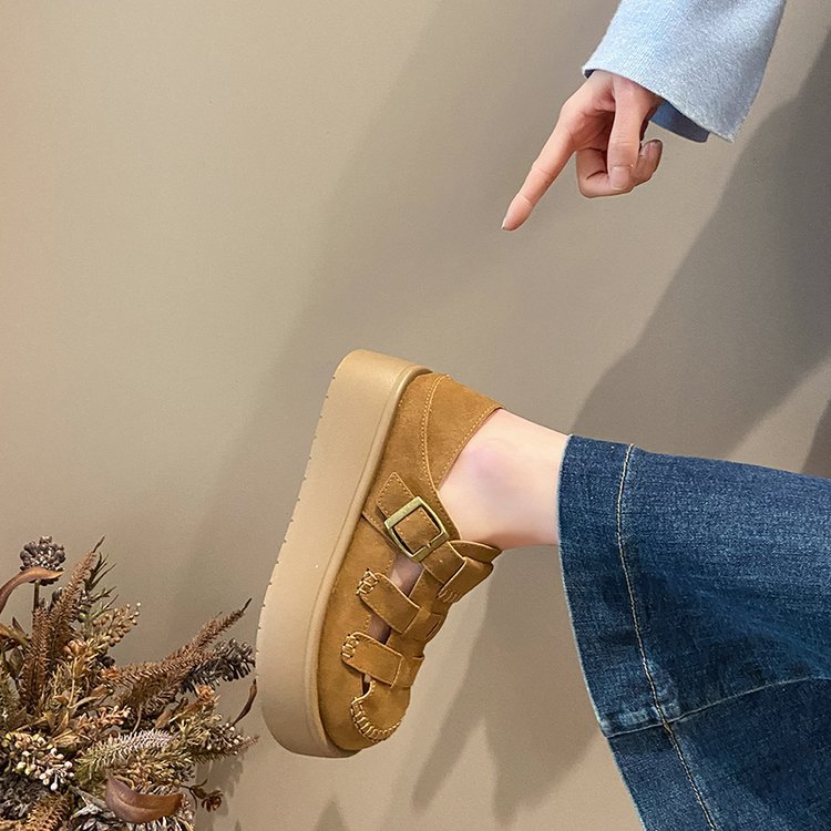Wears outside trifle hole shoes retro rome sandals