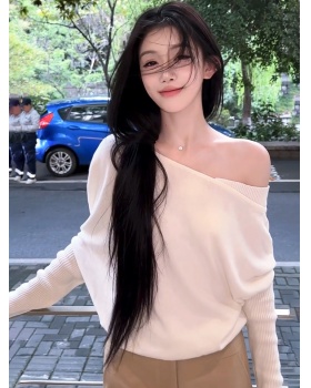 Bat lazy sweater wears outside white tops for women