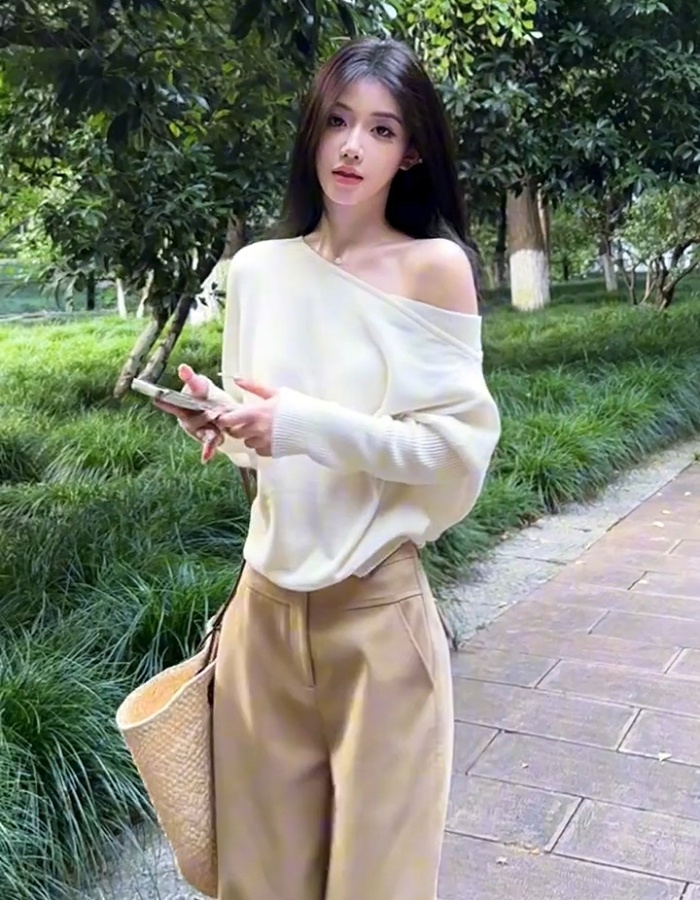 Bat lazy sweater wears outside white tops for women