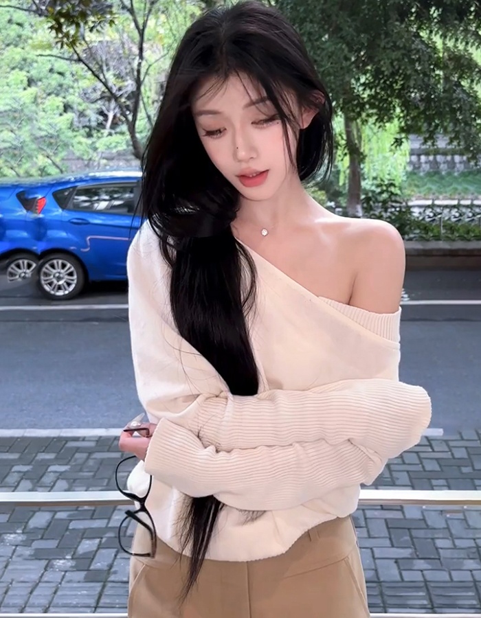 Bat lazy sweater wears outside white tops for women