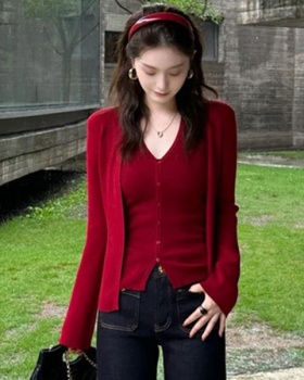 Niche fashion bottoming tops a set for women
