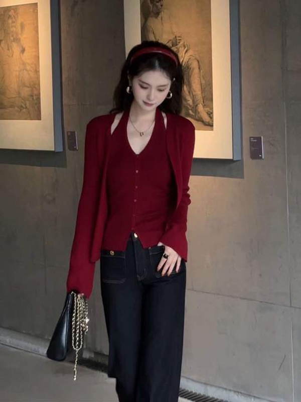 Niche fashion bottoming tops a set for women