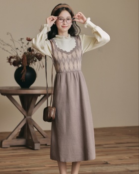 Autumn sweater dress Pseudo-two sleeveless dress