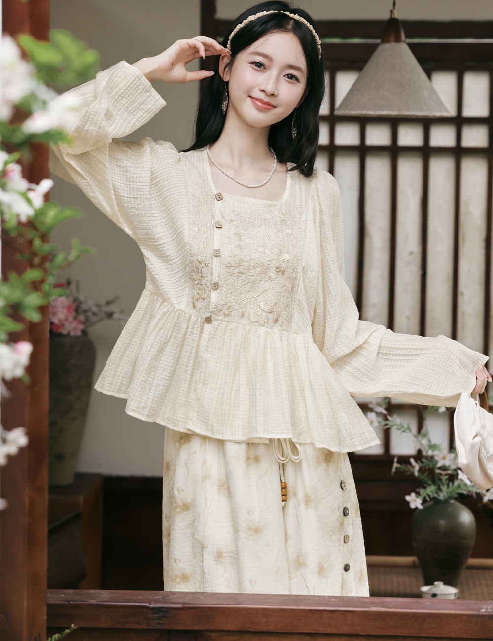 Spring and autumn commuting tops short casual pants a set