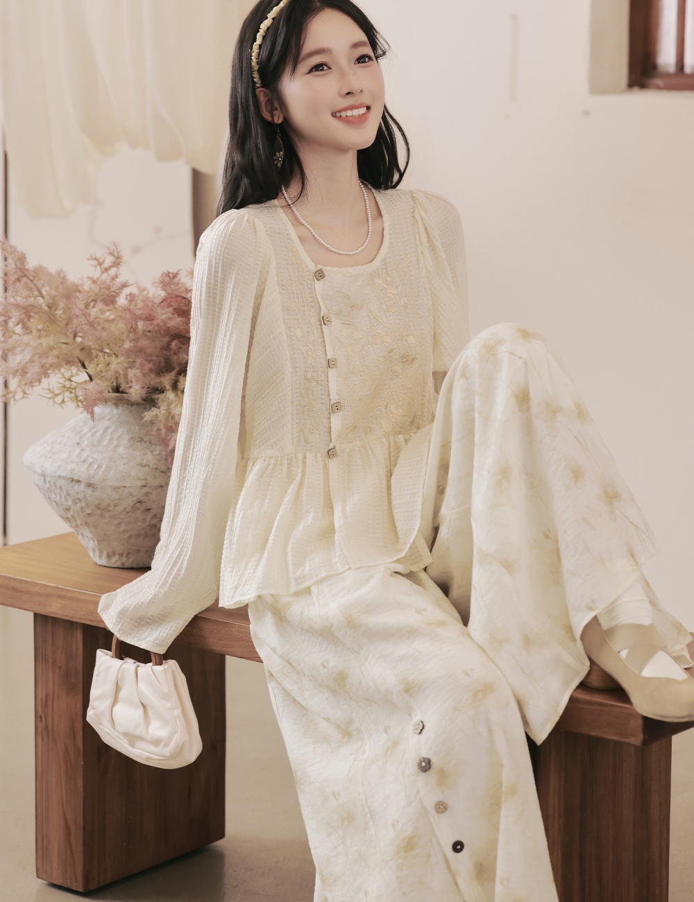 Spring and autumn commuting tops short casual pants a set