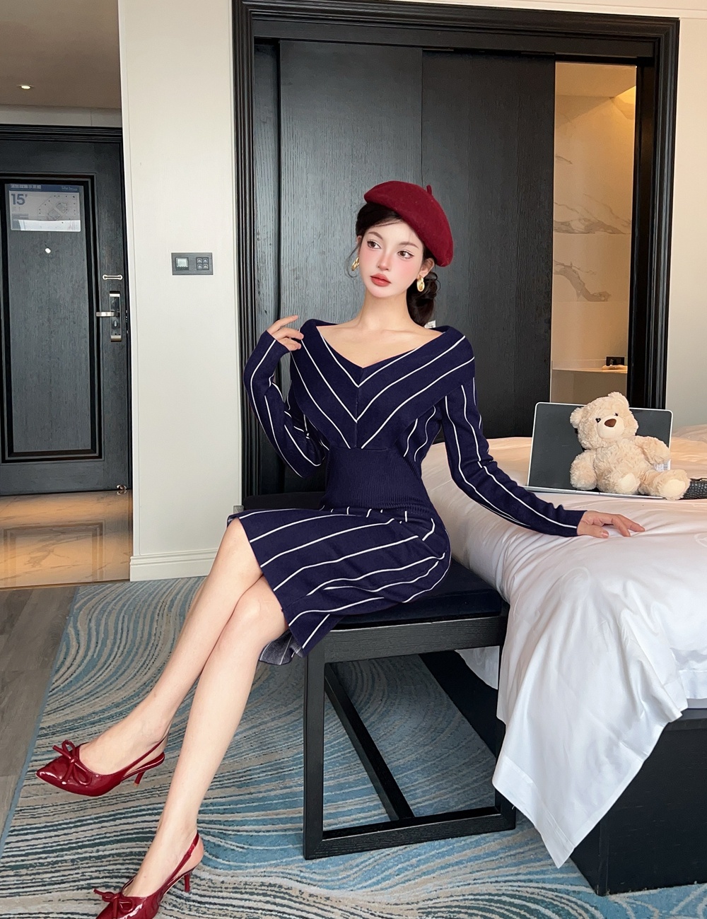 Chanelstyle Western style dress mixed colors knitted sweater