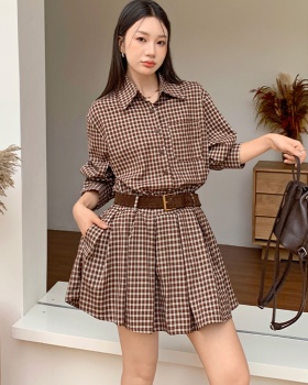 Fashion plaid dress show young pleated shorts a set