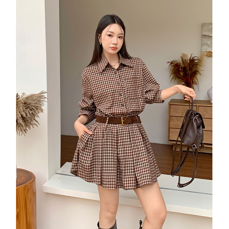Fashion plaid dress show young pleated shorts a set
