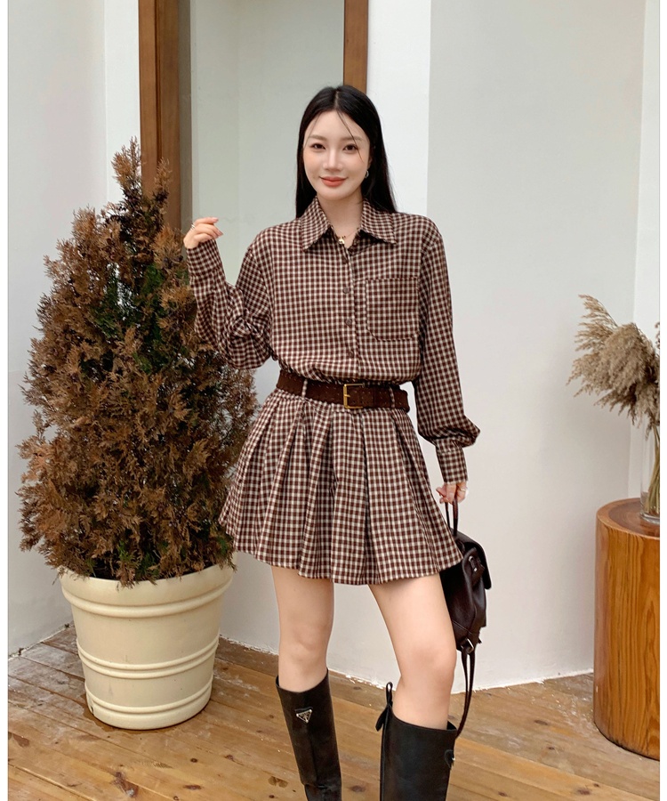 Fashion plaid dress show young pleated shorts a set