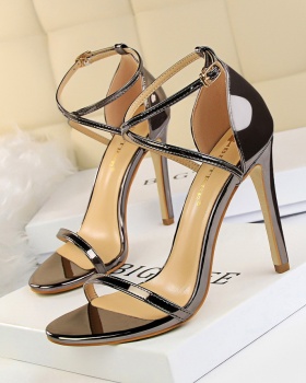 Hollow sandals European style high-heeled shoes