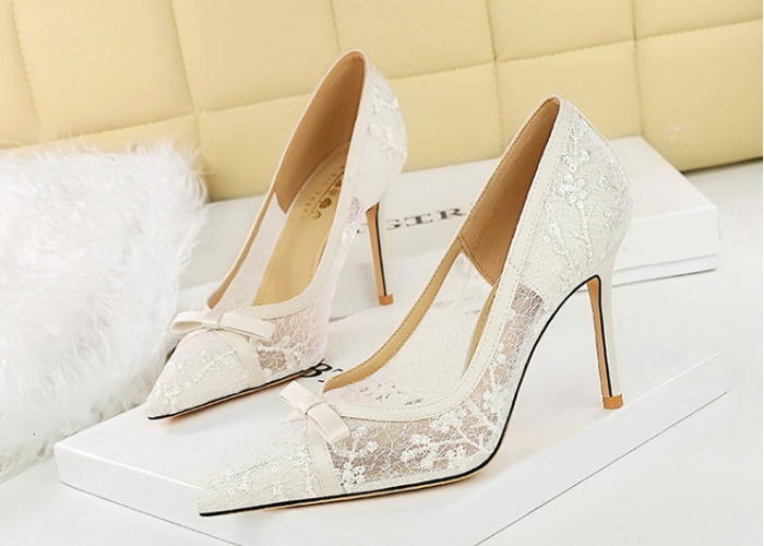 European style low lace banquet shoes for women