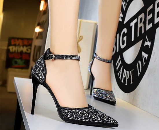 Pointed rhinestone sandals low high-heeled high-heeled shoes