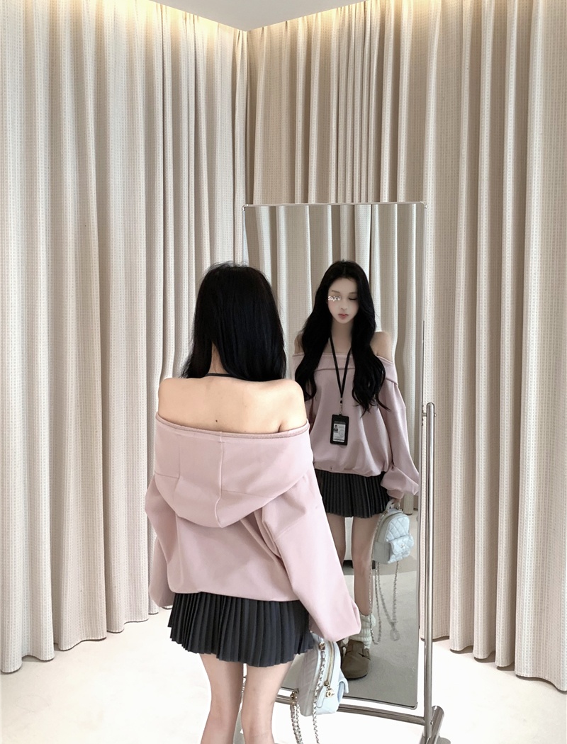 Horizontal collar hoodie show young skirt a set for women