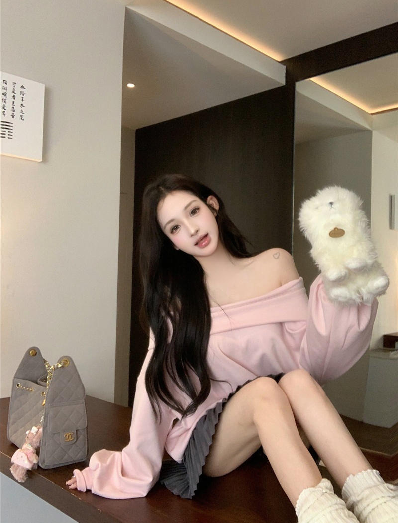 Horizontal collar hoodie show young skirt a set for women