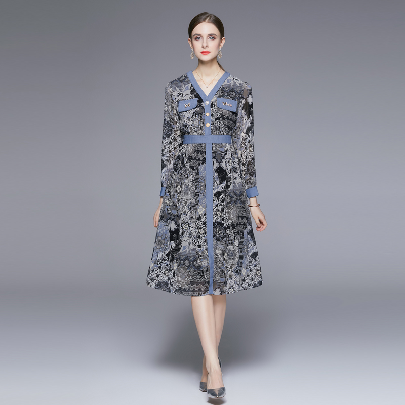 Slim retro temperament V-neck autumn dress
