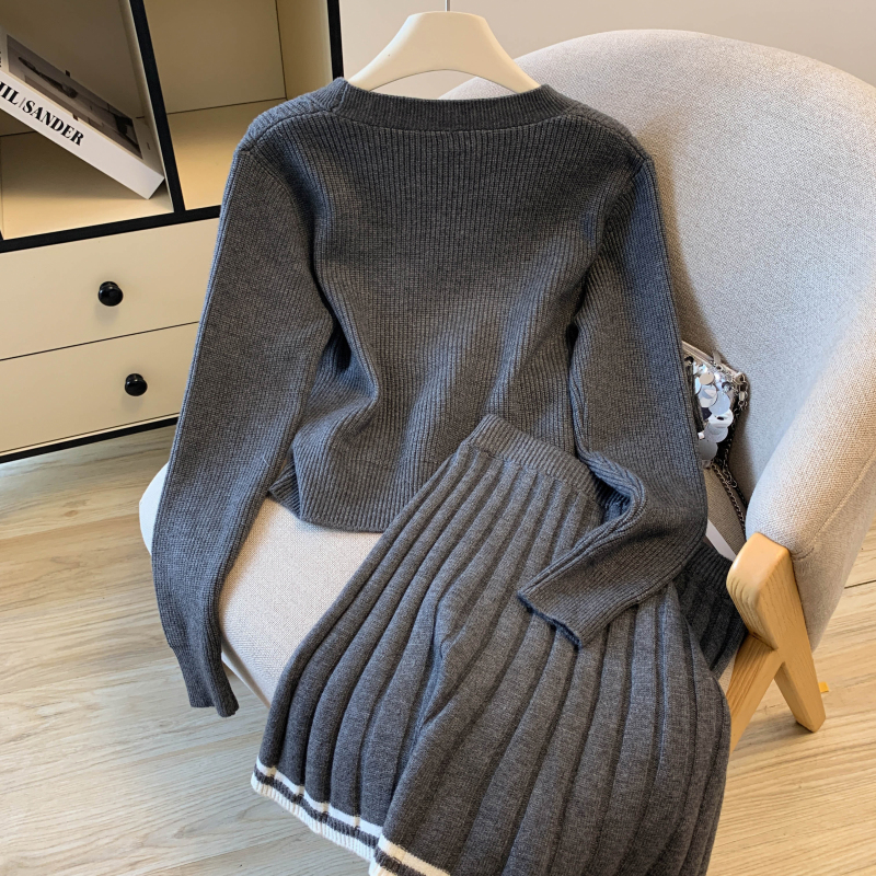 Knitted pleated uniform embroidery short skirt 2pcs set