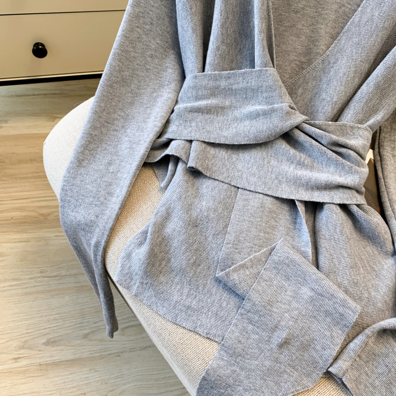 V-neck niche sweater bandage pinched waist tops for women