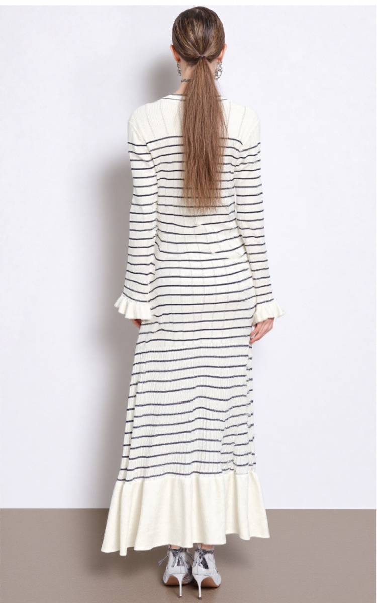Autumn knitted V-neck European style dress