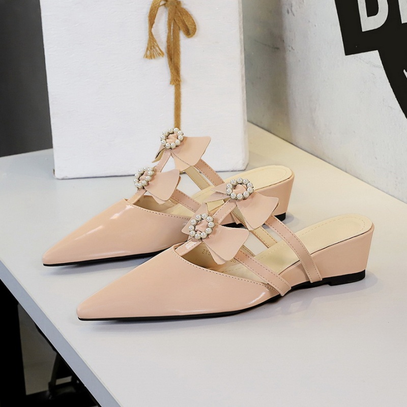 All-match nude color pearl slippers for women