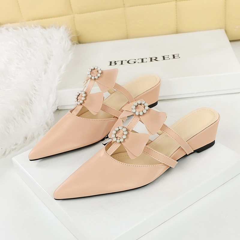 All-match nude color pearl slippers for women