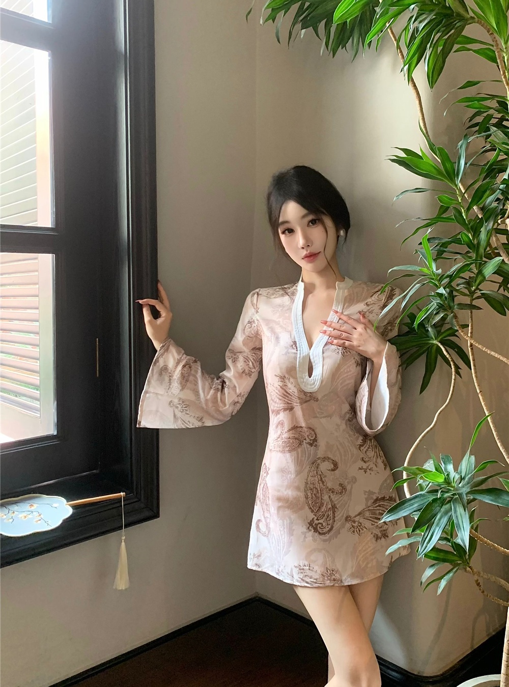 V-neck pinched waist dress printing long sleeve T-back