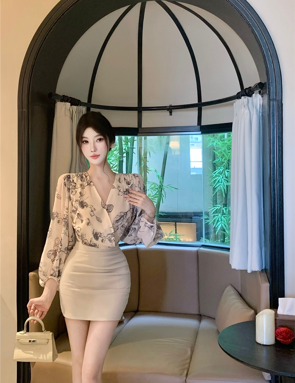 Package hip tops V-neck short skirt a set for women