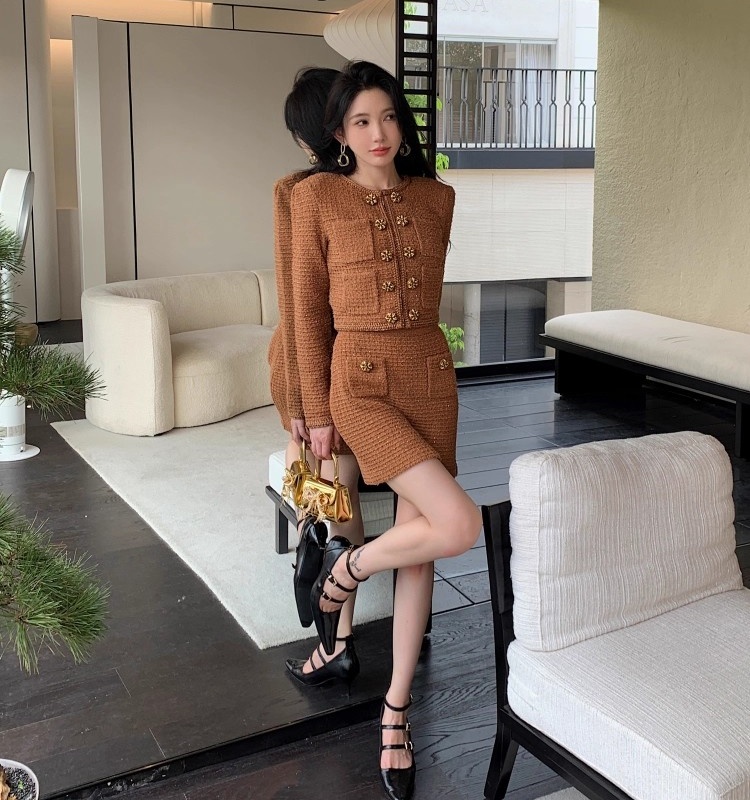 Long sleeve chanelstyle cardigan high waist coat a set