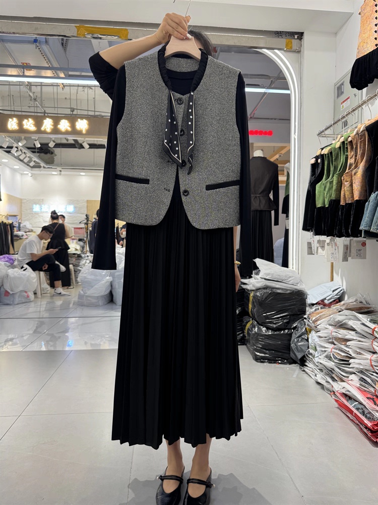 France style dress round neck waistcoat 2pcs set for women