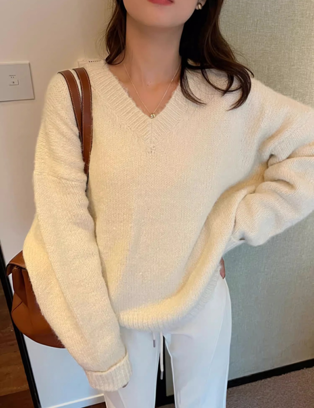 Bottoming V-neck loose winter lazy sweater for women