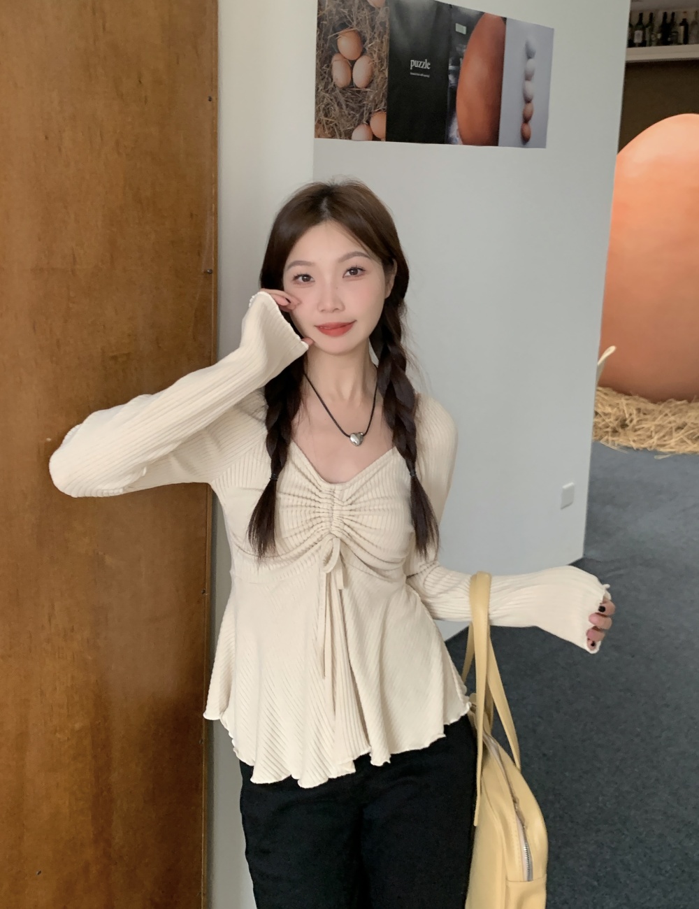 Enticement V-neck bottoming shirt autumn tops