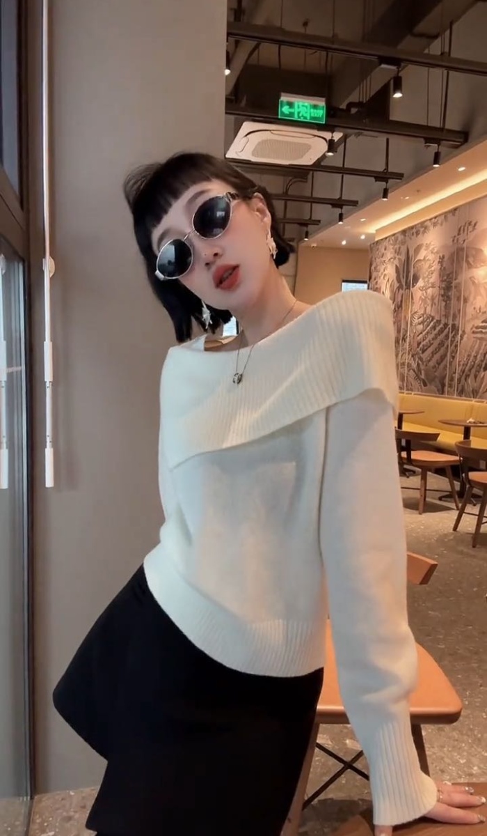 Long sleeve temperament fashion slim sweater