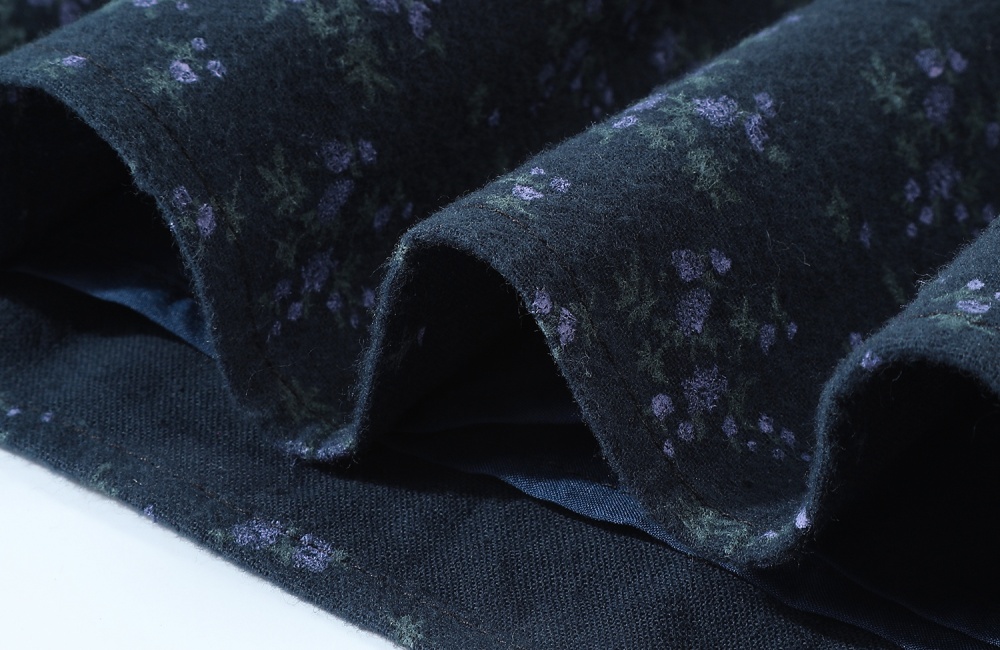 Wood ear floral A-line autumn and winter skirt