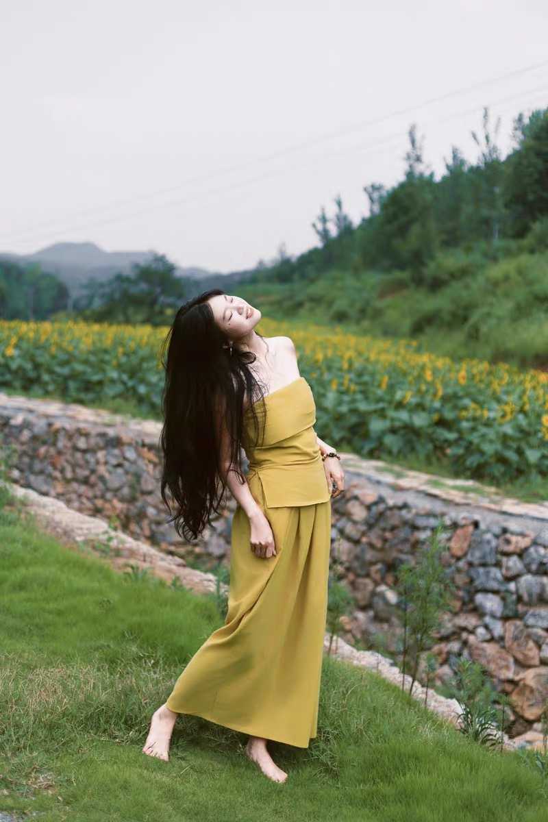 High waist wrapped chest skirt yellow tops 2pcs set for women
