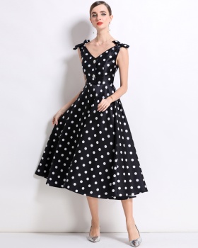 Hepburn style chest pad V-neck bow rhinestone dress