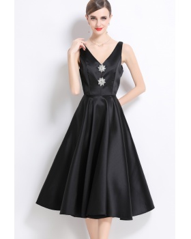 V-neck rhinestone court style pinched waist slim dress