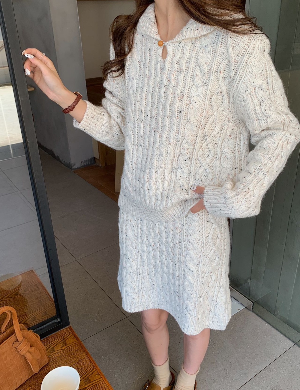 Twist pattern lazy sweater A-line skirt a set