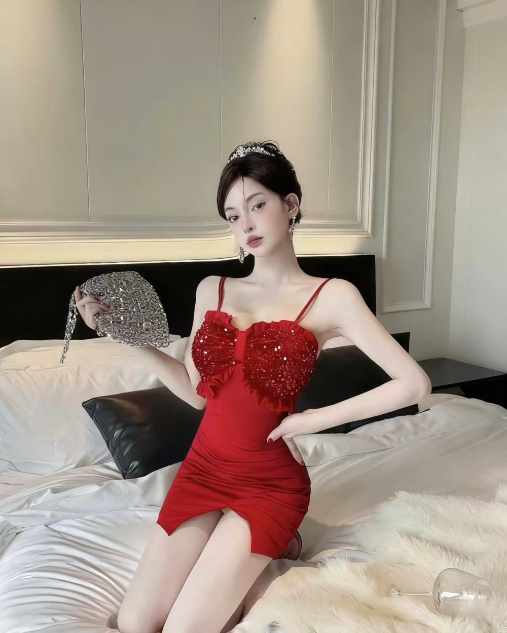 Low-cut sequins splice bottoming sling sexy dress