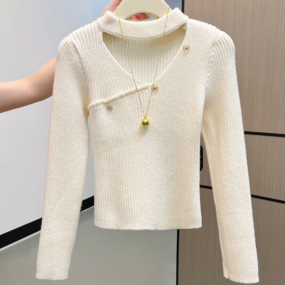 Knitted bottoming hollow halter sweater