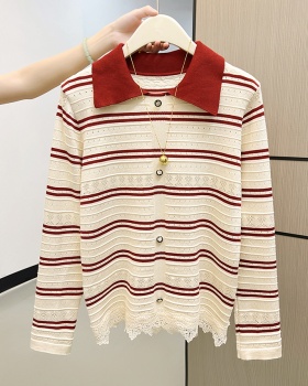 Autumn and winter stripe lace sweater