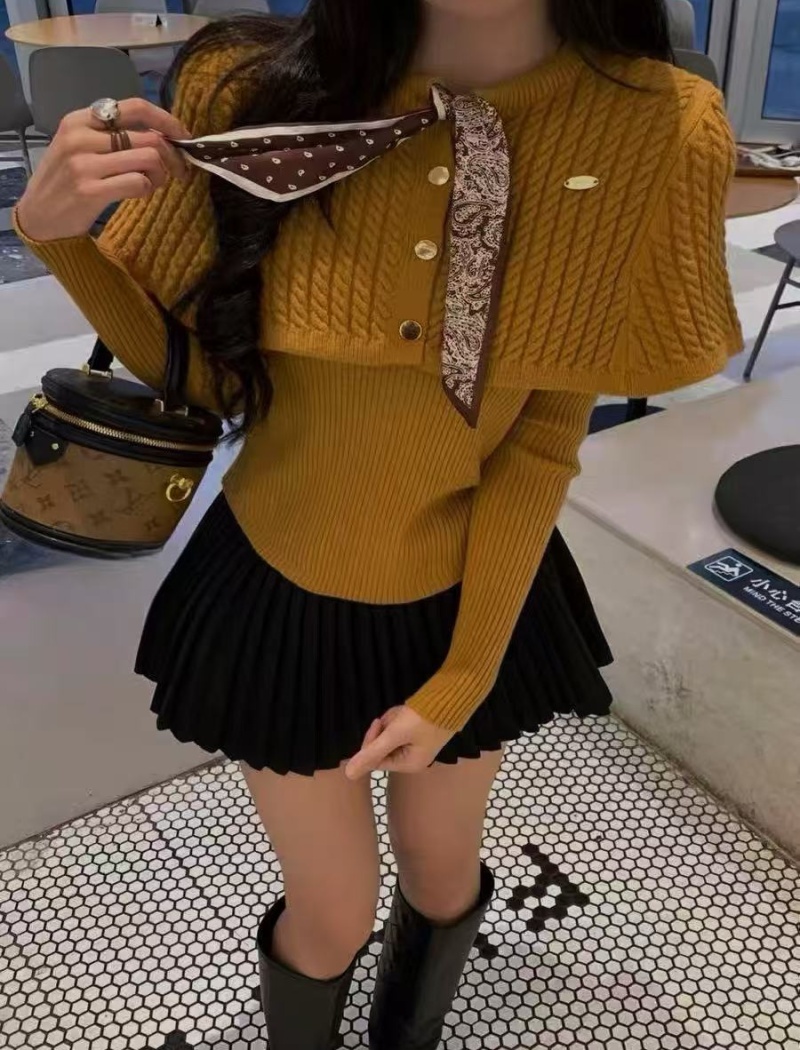 Twist cloak V-neck sweater 2pcs set for women