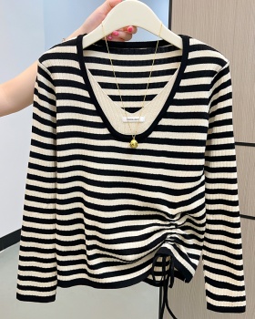 Pseudo-two drawstring tops bottoming stripe sweater