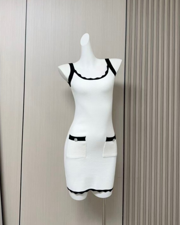 Knitted chanelstyle cardigan wavy edge strap dress a set