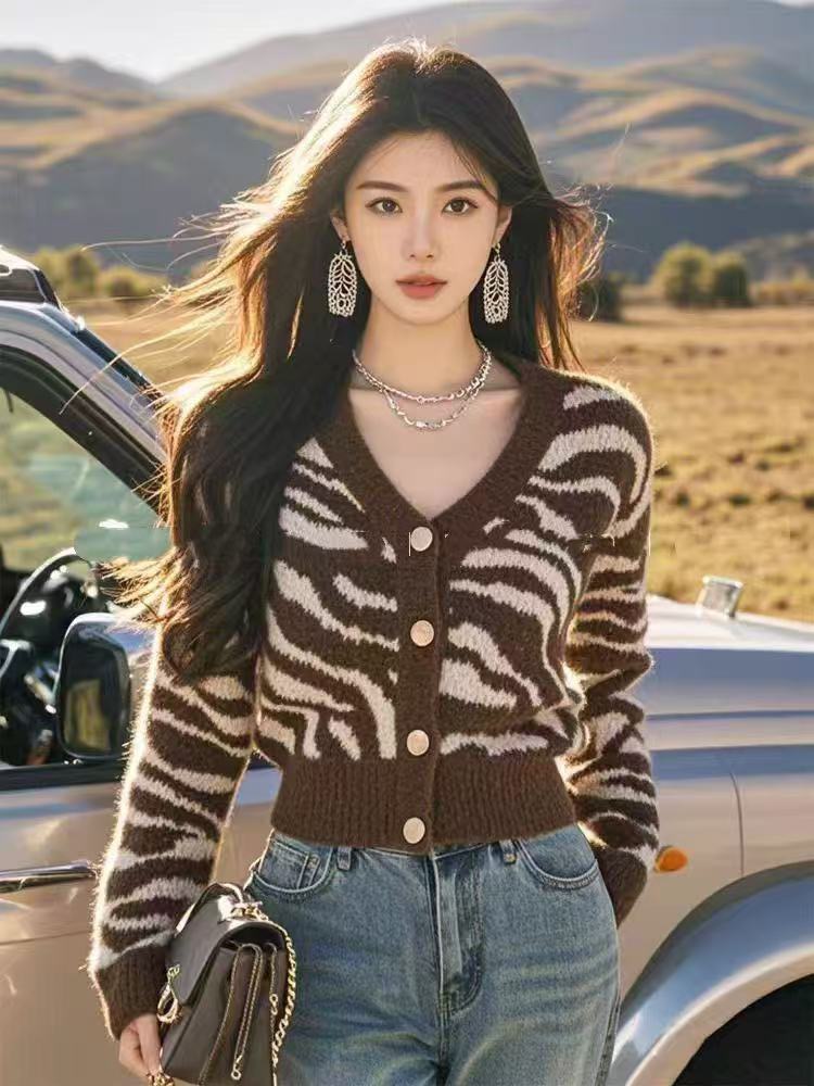 Unique bottoming V-neck cardigan autumn and winter zebra tops