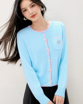 Tender autumn sweet sweater heart knitted cardigan